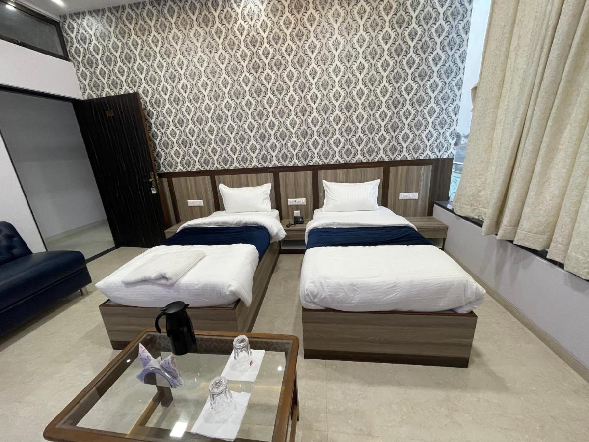The Royal Palace Hotel Gorakhpur Exterior photo